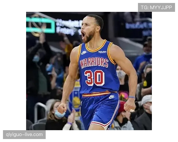 杨昊训练室又加一个豪华健身器材，普通球员估计得哭了吧？