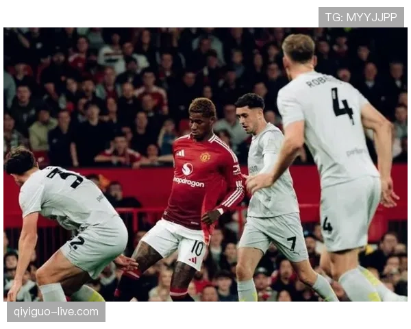 曼联防守体系漏洞频出，本赛季表现波动持续影响稳定性