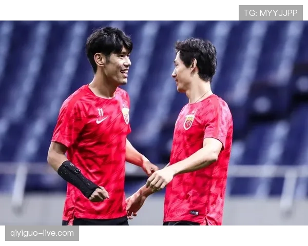 王燊超场下生活简直反差大戏，谁想到他爱收藏古董还戒糖呢？