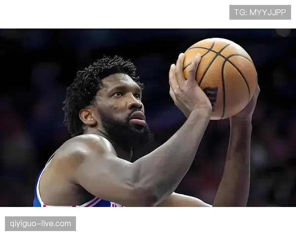 恩比德挡拆制造内线优势，带动76人攻防效率大幅提升