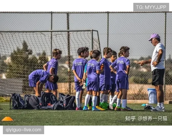 拉玛西亚回归，巴萨复兴曙光初现还是困境下的无奈之举？