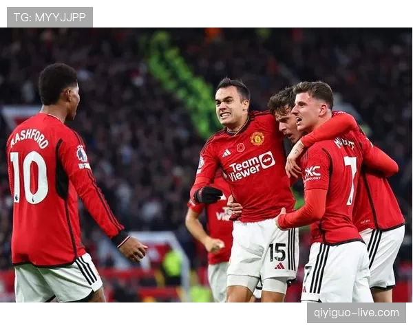 曼联转会策略是否失误，对球队竞争力与赛季走势形成制约